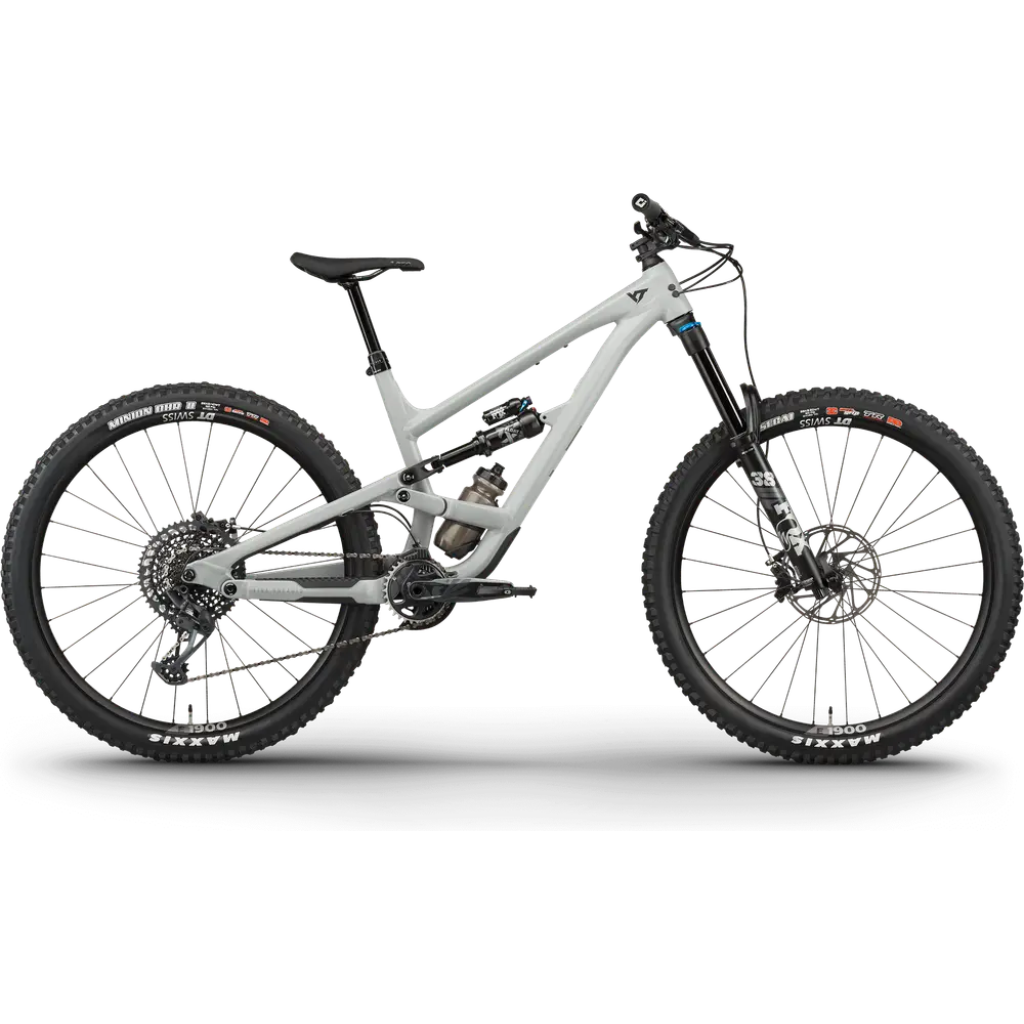YT Capra CORE 2 Enduro Bike 29-inch Alloy Mid Range 2024